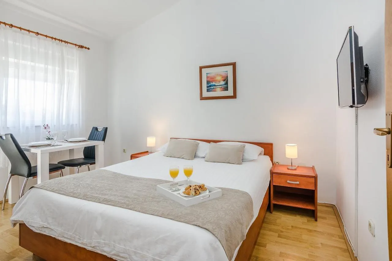 Apartments Marija Starigrad Paklenica Croácia